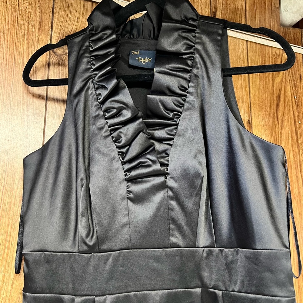 Black sleeveless cocktail dress